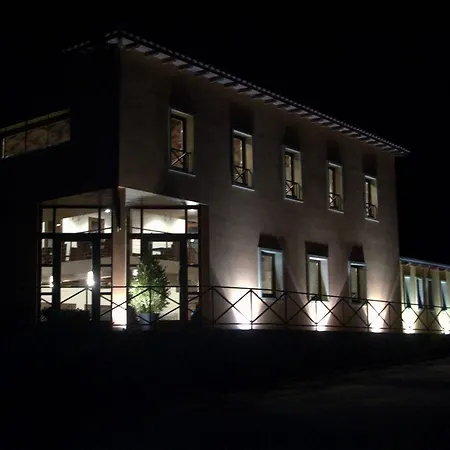 酒店 亚纳斯乡村度假酒店 4*