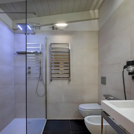Otel Janas Country 4*